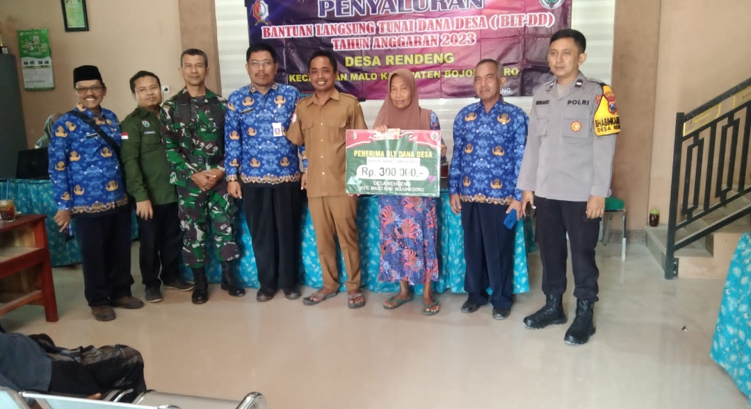Pembagian BLT DD di Desa Rendeng