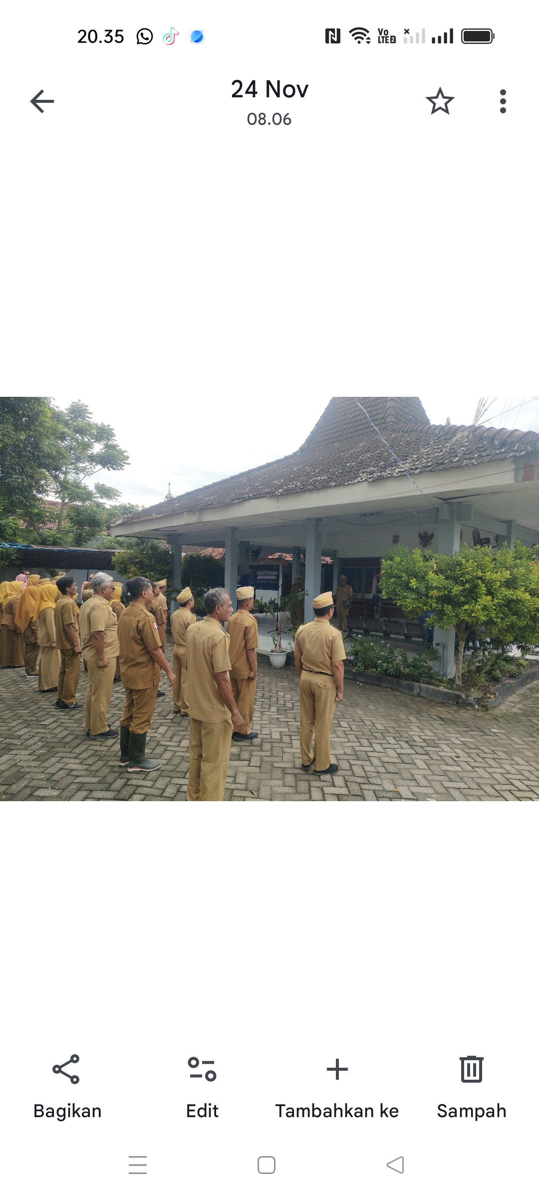 Apel hari senin