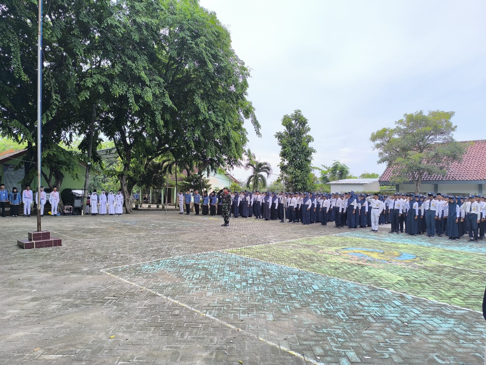 Upacara Hari Pahlawan di SMPN 1 Malo Berlangsung Khidmat