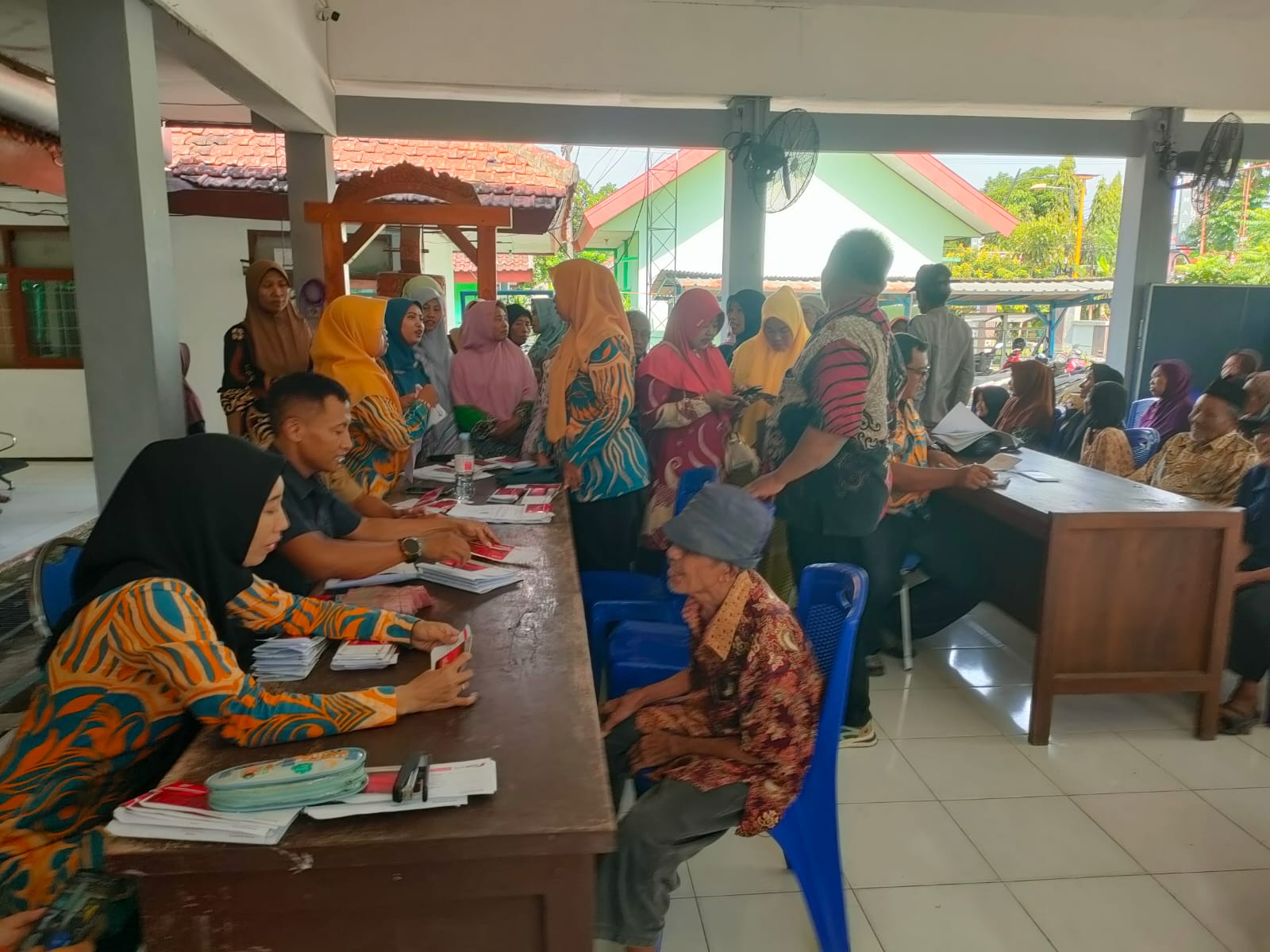 Penyaluran Bantuan Sosial PKH Plus Tahap IV Berjalan Lancar di Kecamatan Malo