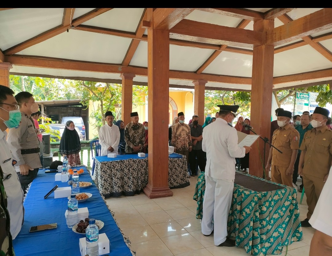 Pelantikan Perangkat Desa Ketileng