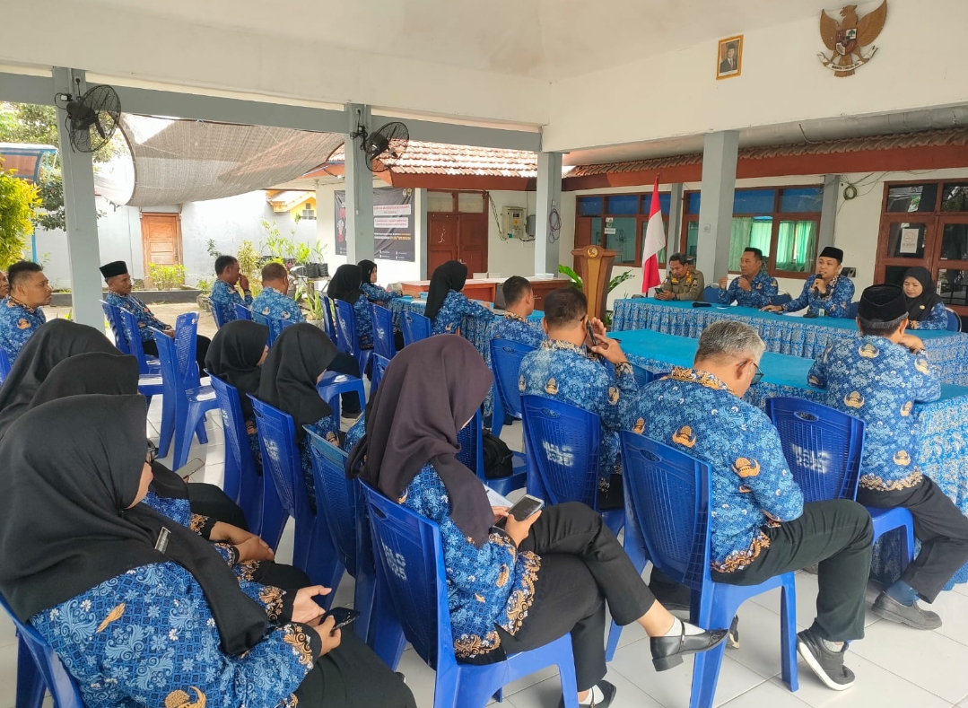 Rapat staf