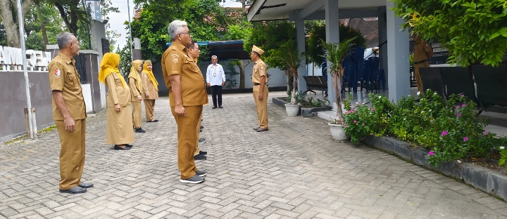 apel Pagi hari Senin