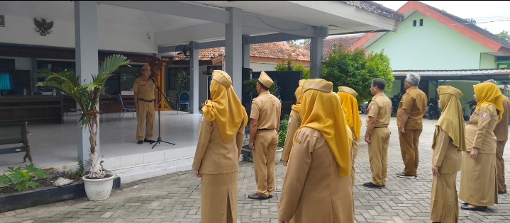apel Pagi hari Senin