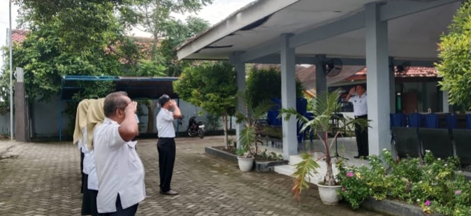apel pagi hari Rabu