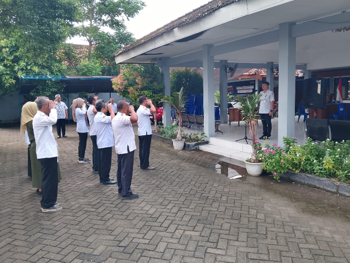 apel pagi hari Rabu