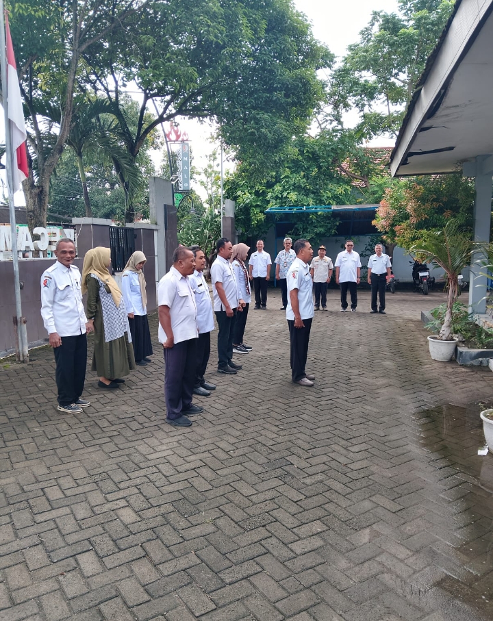 apel pagi hari Rabu