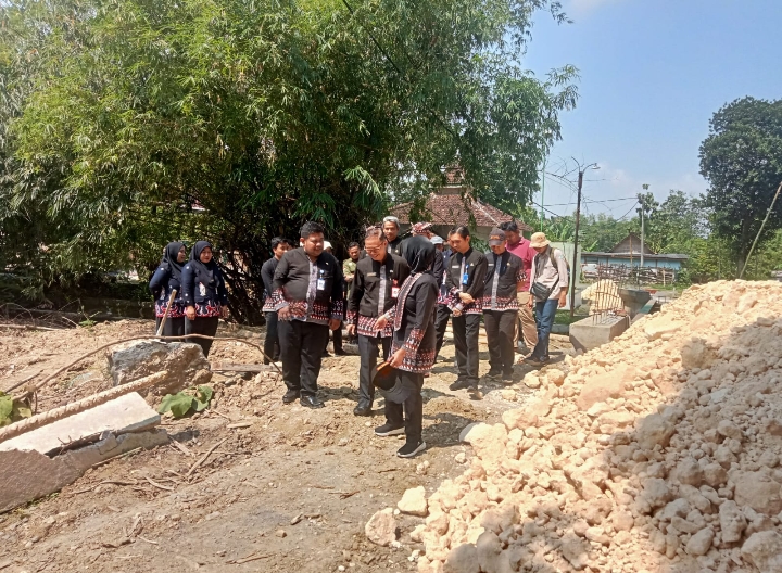 Wabub Bojonegoro Sidak Jembatan BKK Desa Trembes